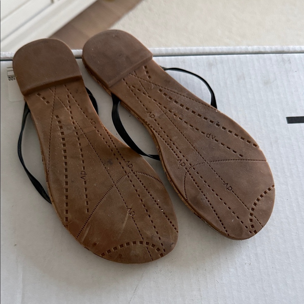 Dolce Vita Black and Gold Cork Sandals - Picture 2 of 2